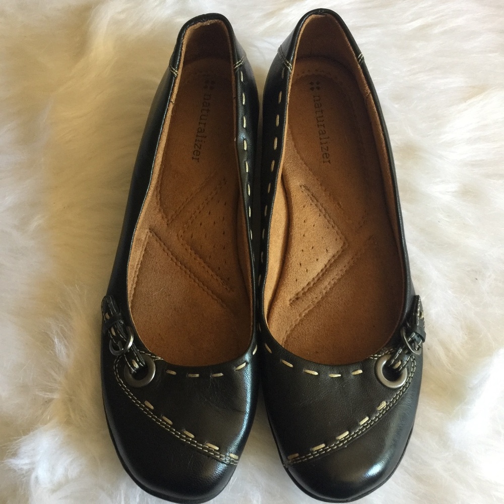 🌺 Naturalizer Back Leather Mini Wedge Flats 7.5 M